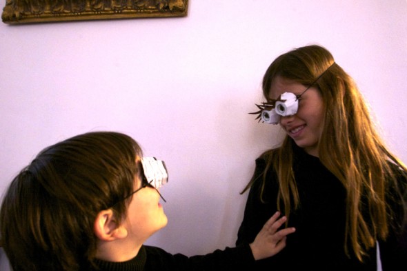 Gafas de cartón de huevos