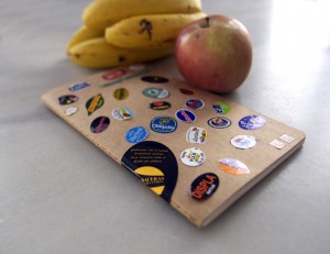 Cuaderno con etiquetas de fruta