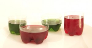 Gelatina en vasos de botella