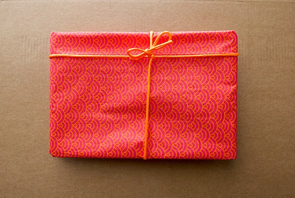 Truco: servilletas como papel de regalo