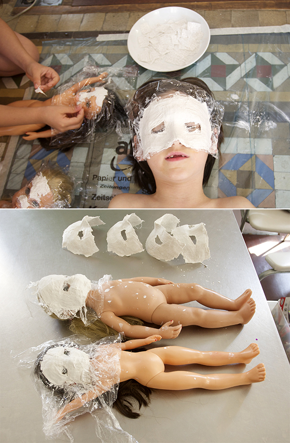 Gipsmasken in Arbeit