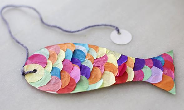 Marcapáginas de pez con confeti