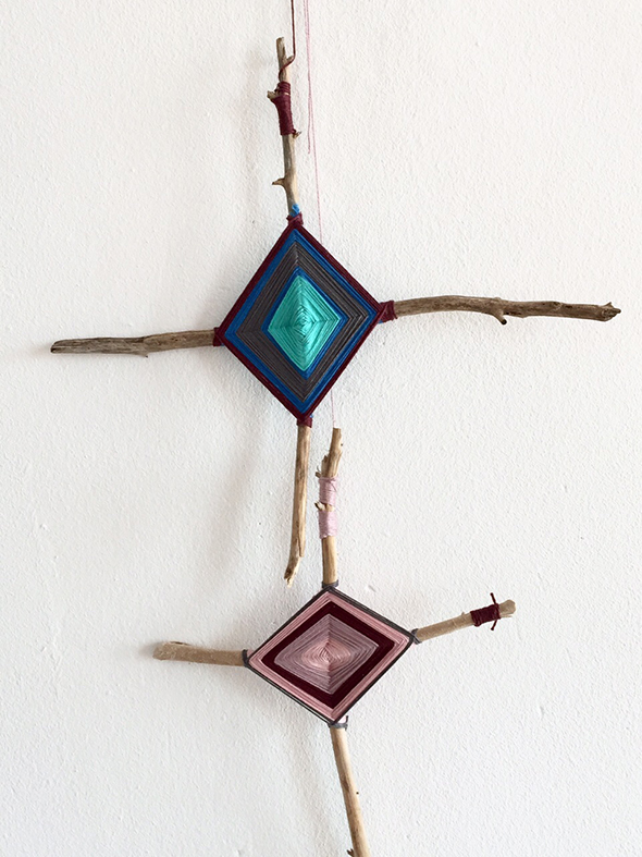 gods eye gottesauge ojo de dios wolle stöcke wool lana kids kinder manualidad ornament craft