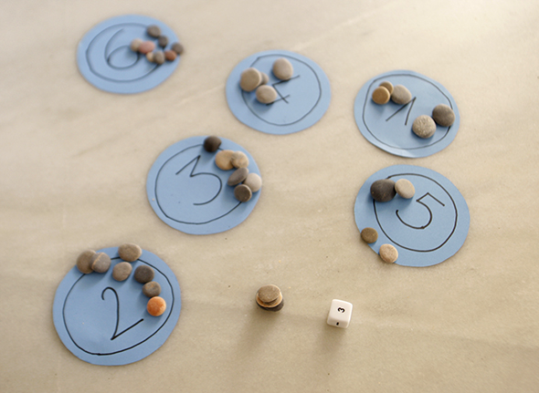 wuerfel kids spiel stein zahlen lernen dados juego piedras aprender dies game learn numbers rocks