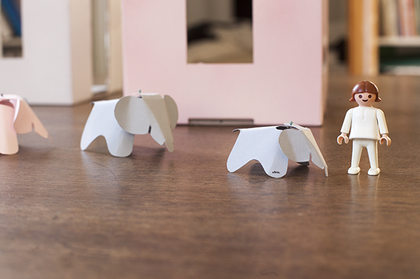 El elefante Eames para la casa de muñecas