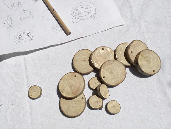 holzscheiben anmalen rodajas de madera pintar wood slices painted kids kinder niños manualidad basteln craft