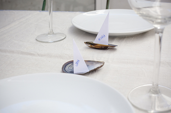 miesmuschel billige sommer tisch dekoration barato decoracion mesa place card verano cheap easy summer decoration table recyclar barco ship schif segel platzkärtchen