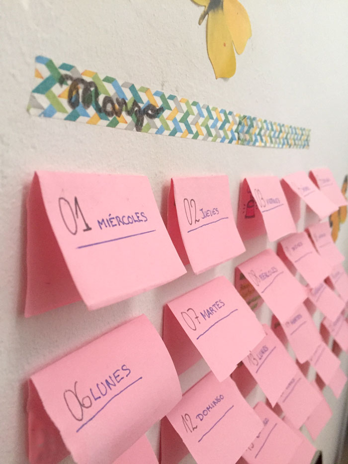 Sticky-note calendar