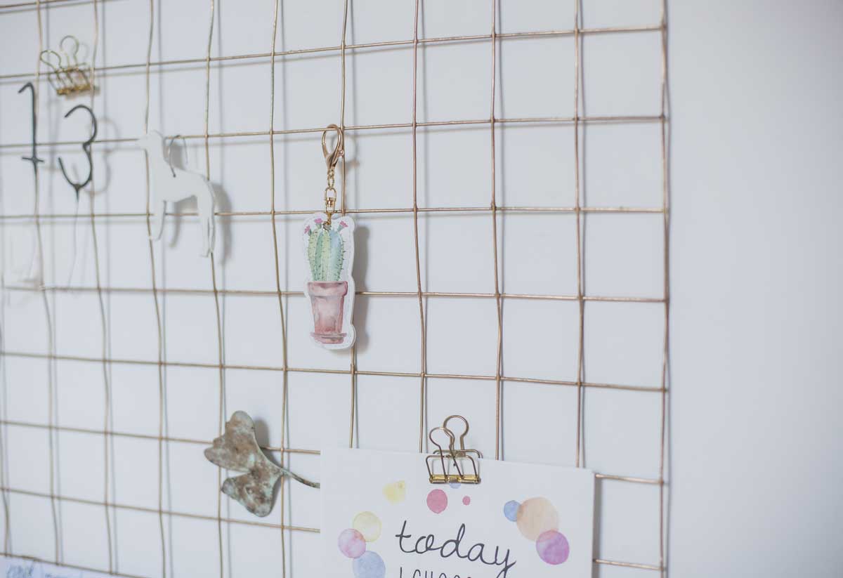 Goldener Wandorganizer